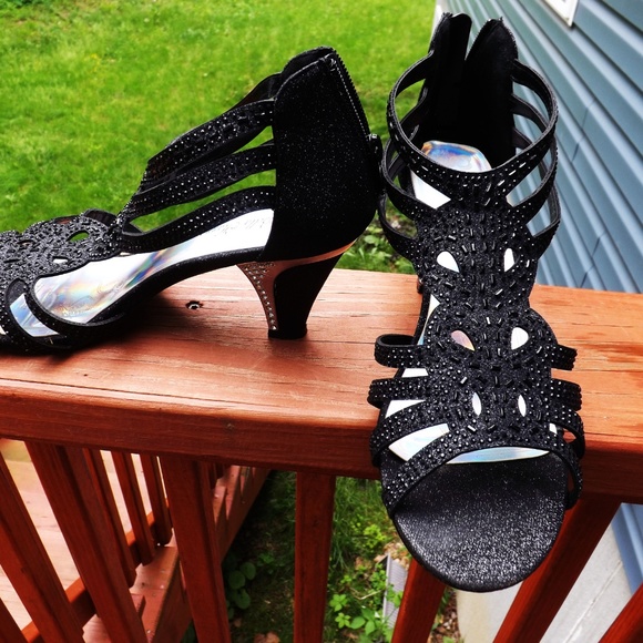 Accessories - Picture 2 of 2